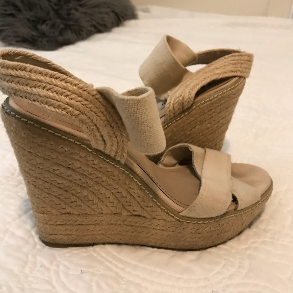 Steve Madden nude wedges